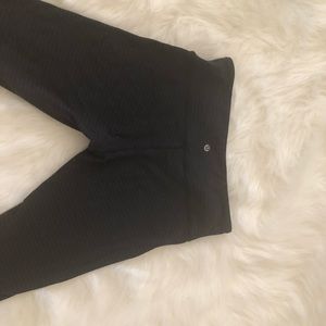 Lululemon Crop Yoga Capri
